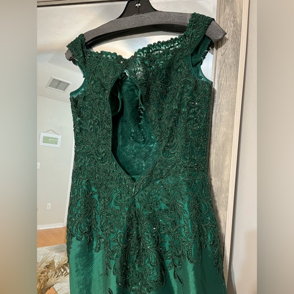 Morilee Madeline Gardner Emerald Green - Picture 5 of 11